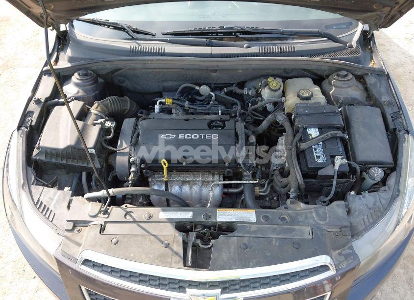 Photo 10 of 2014 Chevrolet Cruze LS AUTO (VIN 1G1PA5SH2E7231629)