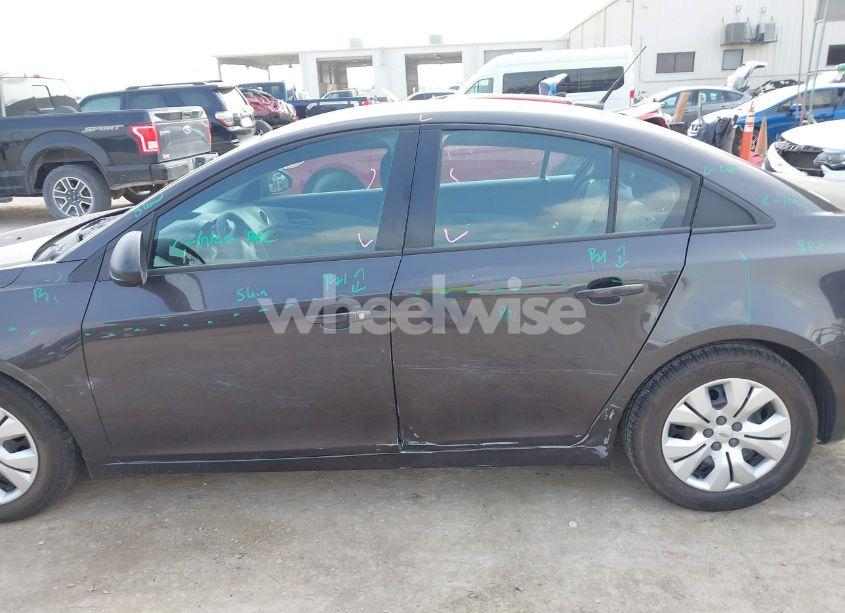 Photo 14 of 2014 Chevrolet Cruze LS AUTO (VIN 1G1PA5SH2E7231629)