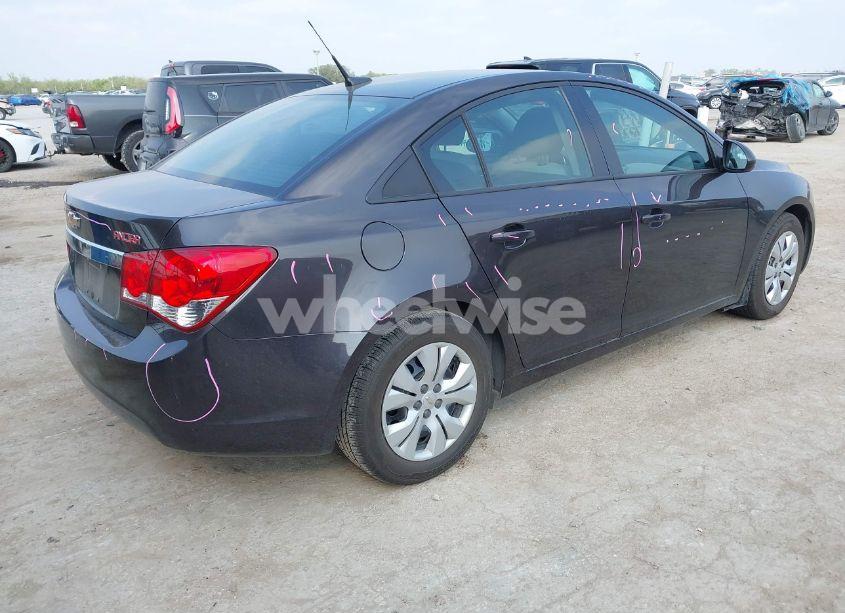 Photo 4 of 2014 Chevrolet Cruze LS AUTO (VIN 1G1PA5SH2E7231629)