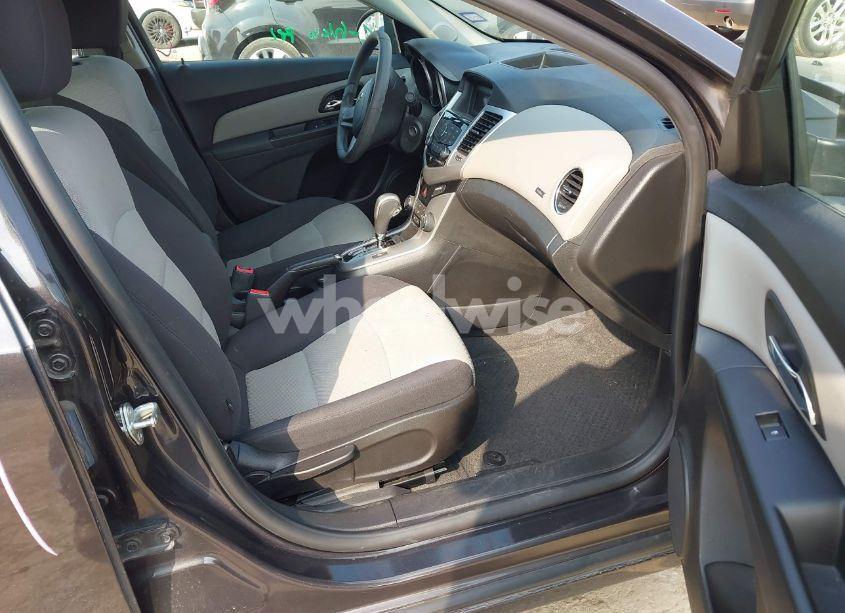 Photo 5 of 2014 Chevrolet Cruze LS AUTO (VIN 1G1PA5SH2E7231629)