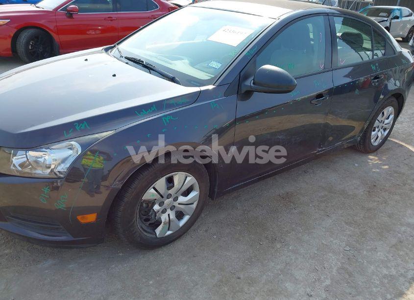 Photo 6 of 2014 Chevrolet Cruze LS AUTO (VIN 1G1PA5SH2E7231629)