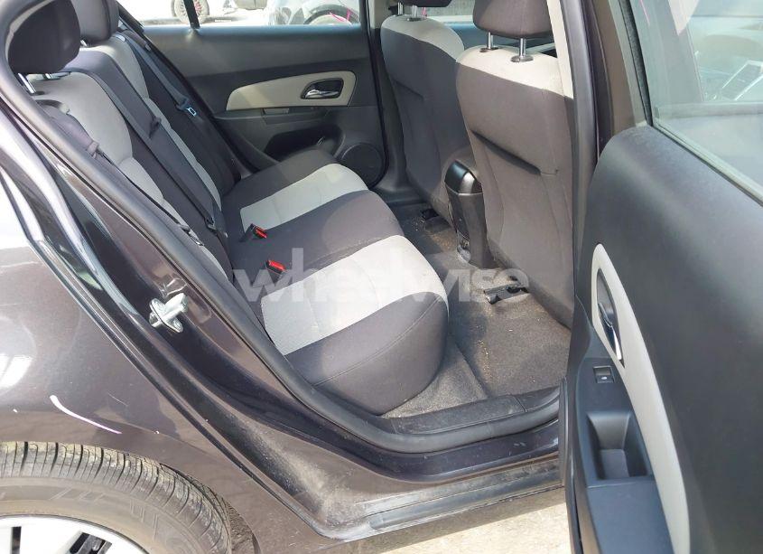 Photo 8 of 2014 Chevrolet Cruze LS AUTO (VIN 1G1PA5SH2E7231629)