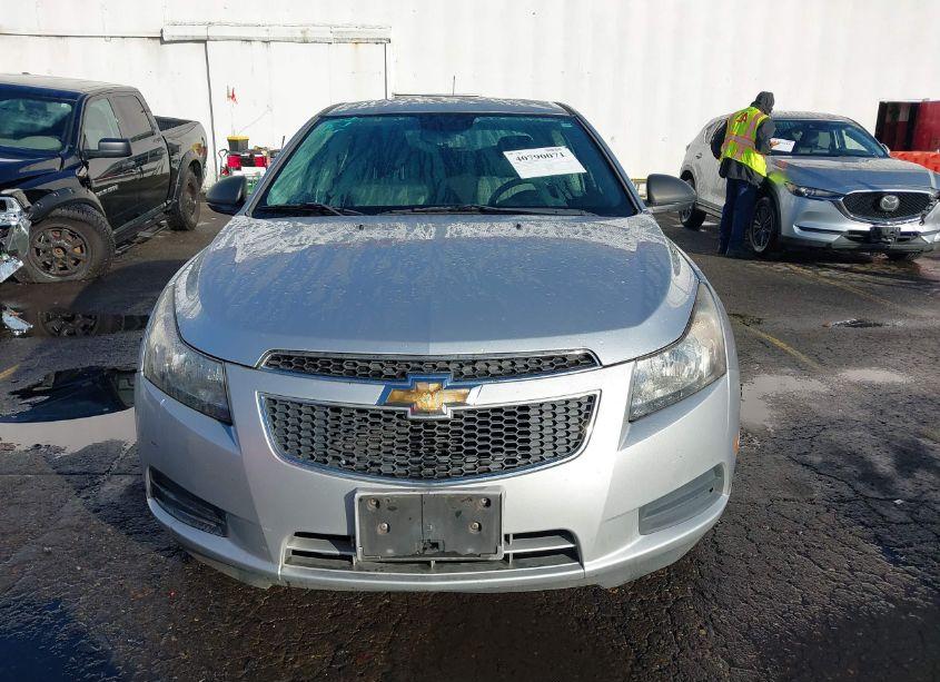 Photo 13 of 2014 Chevrolet Cruze LS AUTO (VIN 1G1PA5SH2E7232120)