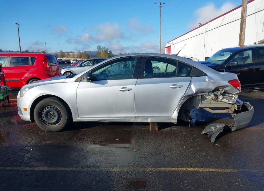 Photo 15 of 2014 Chevrolet Cruze LS AUTO (VIN 1G1PA5SH2E7232120)