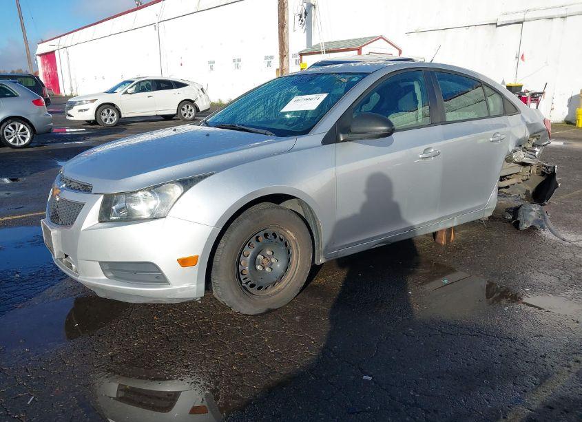 Photo 2 of 2014 Chevrolet Cruze LS AUTO (VIN 1G1PA5SH2E7232120)