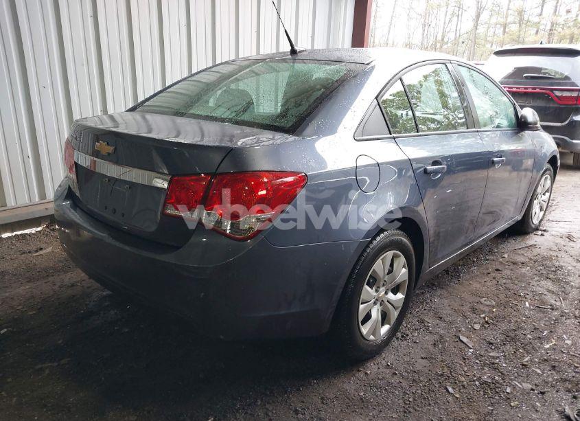Photo 4 of 2014 Chevrolet Cruze LS AUTO (VIN 1G1PA5SH2E7269510)