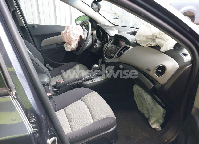 Photo 5 of 2014 Chevrolet Cruze LS AUTO (VIN 1G1PA5SH2E7269510)