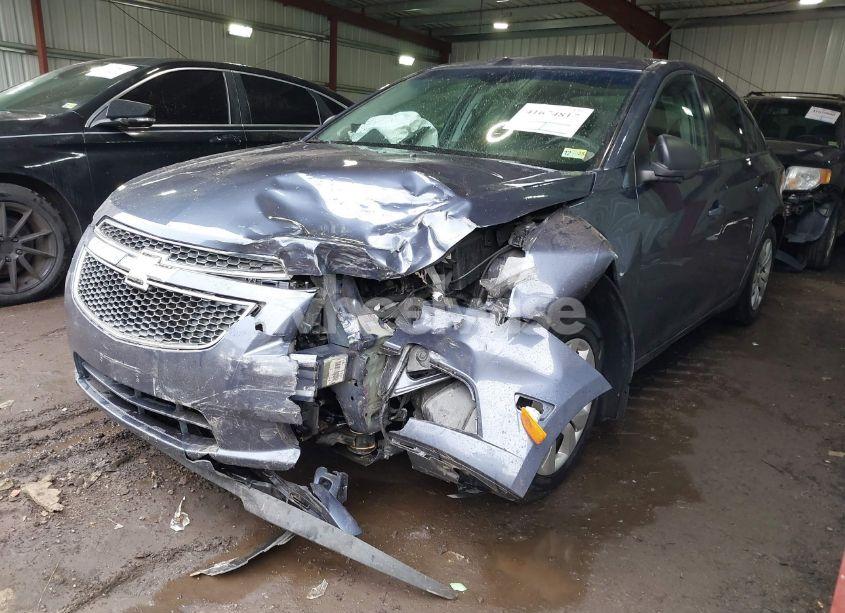Photo 6 of 2014 Chevrolet Cruze LS AUTO (VIN 1G1PA5SH2E7269510)
