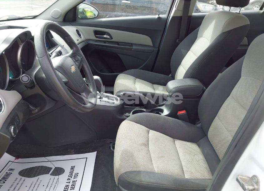 Photo 5 of 2014 Chevrolet Cruze LS AUTO (VIN 1G1PA5SH2E7328037)