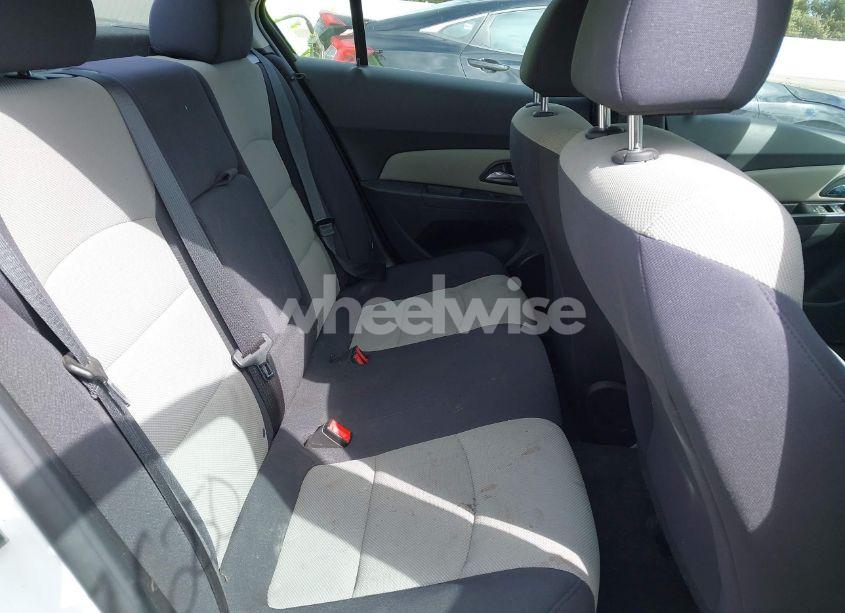 Photo 8 of 2014 Chevrolet Cruze LS AUTO (VIN 1G1PA5SH2E7328037)