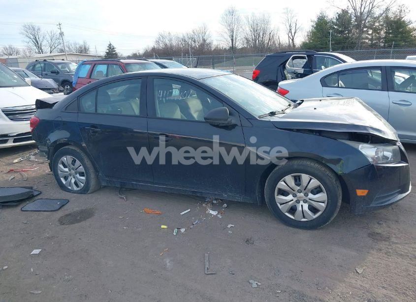 Photo 14 of 2014 Chevrolet Cruze LS AUTO (VIN 1G1PA5SH2E7330791)