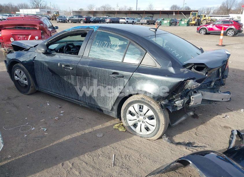 Photo 3 of 2014 Chevrolet Cruze LS AUTO (VIN 1G1PA5SH2E7330791)