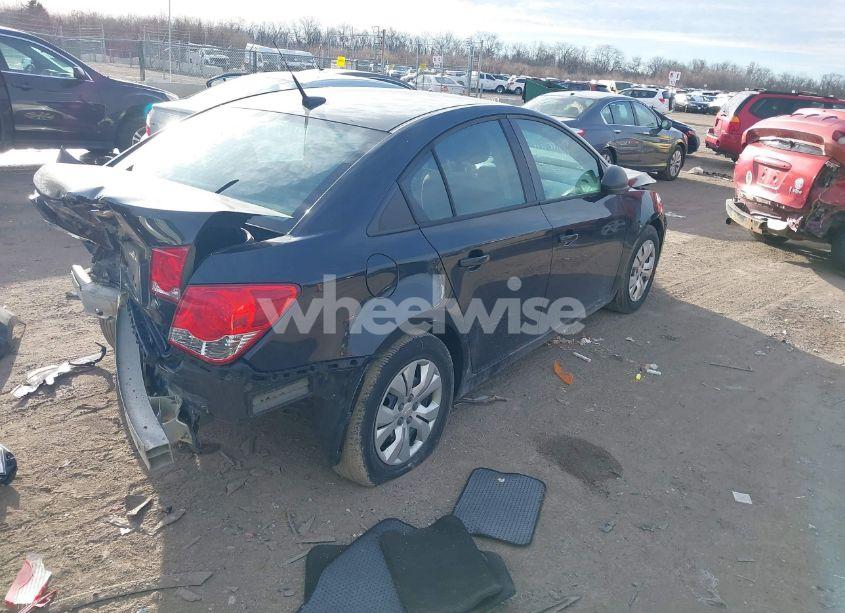 Photo 4 of 2014 Chevrolet Cruze LS AUTO (VIN 1G1PA5SH2E7330791)