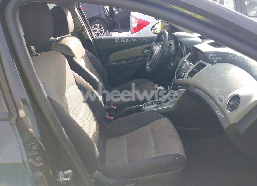Photo 5 of 2014 Chevrolet Cruze LS AUTO (VIN 1G1PA5SH2E7330791)