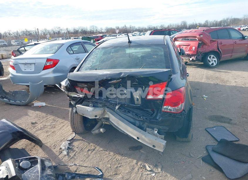 Photo 6 of 2014 Chevrolet Cruze LS AUTO (VIN 1G1PA5SH2E7330791)