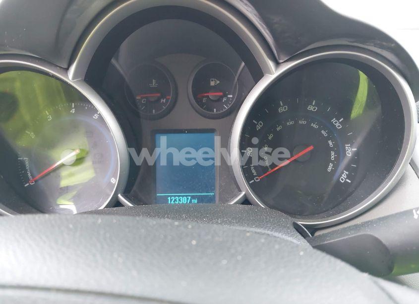 Photo 7 of 2014 Chevrolet Cruze LS AUTO (VIN 1G1PA5SH2E7330791)