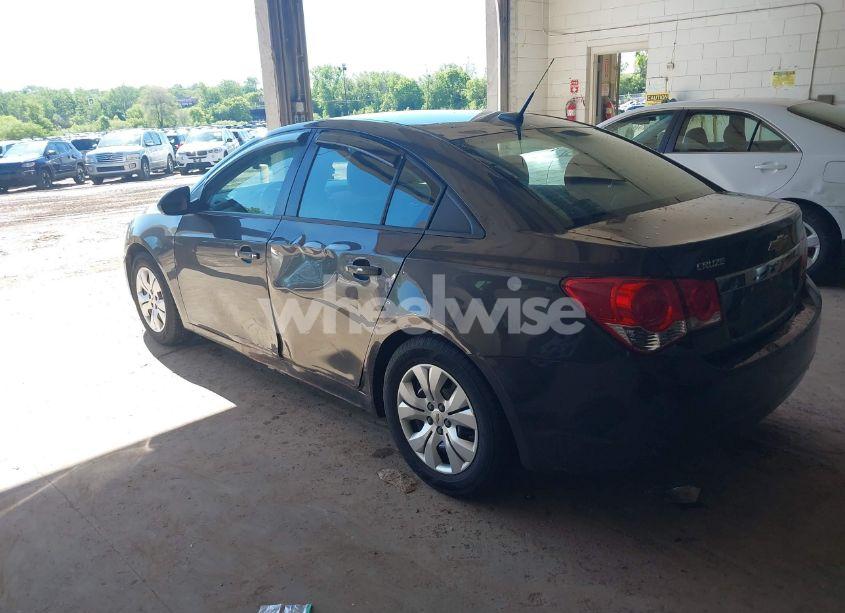 Photo 3 of 2014 Chevrolet Cruze LS AUTO (VIN 1G1PA5SH2E7346991)