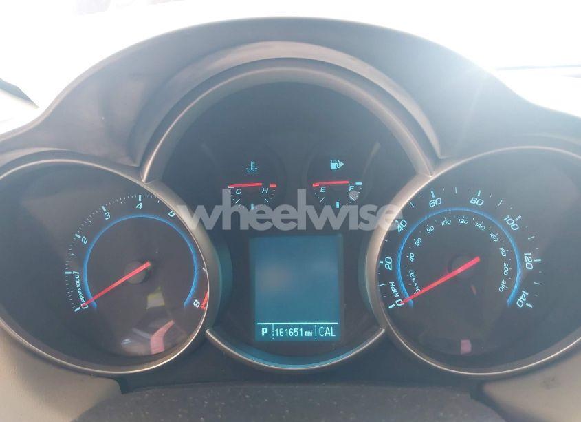 Photo 7 of 2014 Chevrolet Cruze LS AUTO (VIN 1G1PA5SH2E7346991)