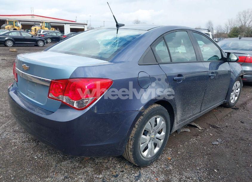 Photo 4 of 2014 Chevrolet Cruze LS AUTO (VIN 1G1PA5SH2E7350698)