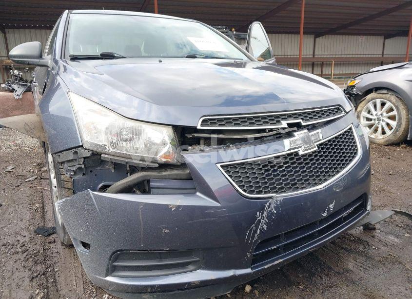 Photo 6 of 2014 Chevrolet Cruze LS AUTO (VIN 1G1PA5SH2E7350698)