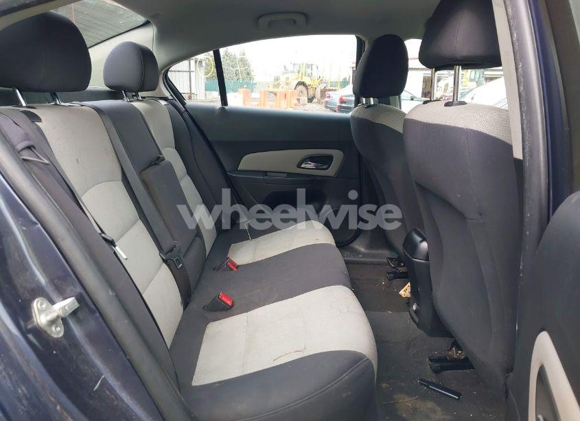 Photo 8 of 2014 Chevrolet Cruze LS AUTO (VIN 1G1PA5SH2E7350698)