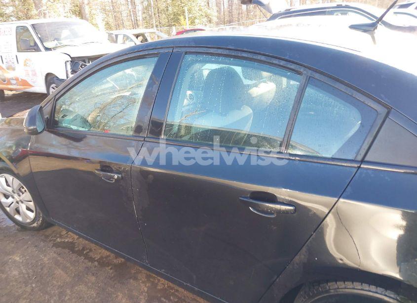 Photo 14 of 2014 Chevrolet Cruze LS AUTO (VIN 1G1PA5SH2E7405960)