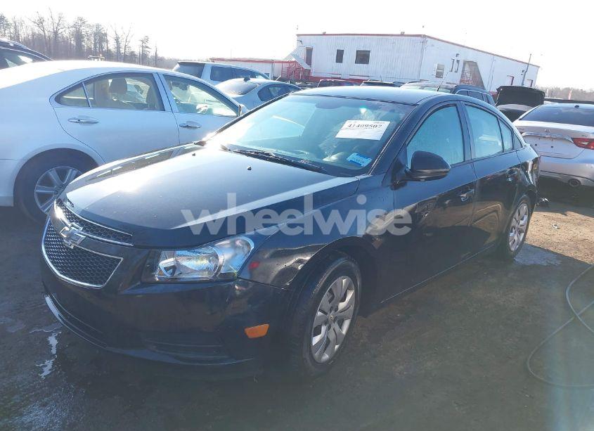 Photo 2 of 2014 Chevrolet Cruze LS AUTO (VIN 1G1PA5SH2E7405960)