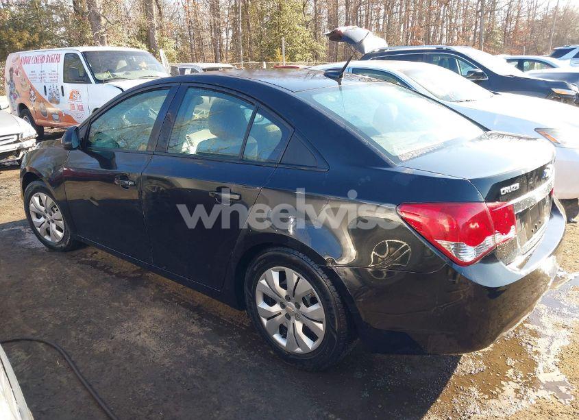 Photo 3 of 2014 Chevrolet Cruze LS AUTO (VIN 1G1PA5SH2E7405960)