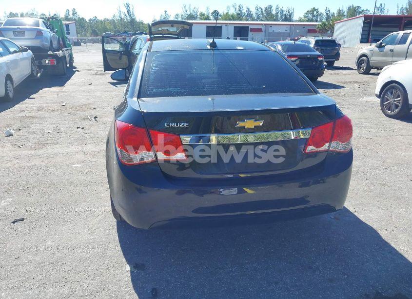 Photo 12 of 2015 Chevrolet Cruze LS AUTO (VIN 1G1PA5SH2F7157615)