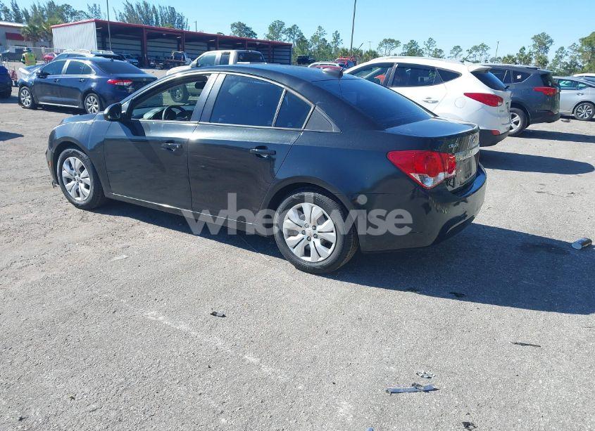 Photo 3 of 2015 Chevrolet Cruze LS AUTO (VIN 1G1PA5SH2F7157615)