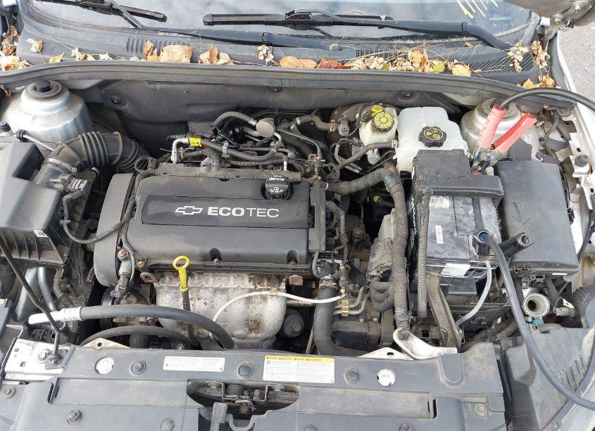 Photo 10 of 2015 Chevrolet Cruze LS AUTO (VIN 1G1PA5SH2F7162877)