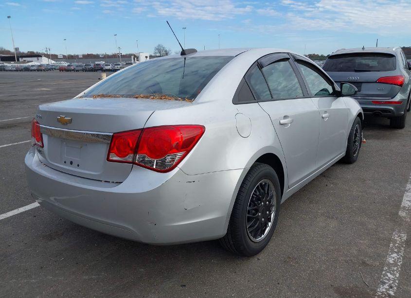 Photo 4 of 2015 Chevrolet Cruze LS AUTO (VIN 1G1PA5SH2F7162877)