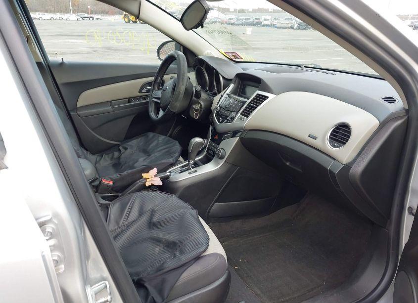 Photo 5 of 2015 Chevrolet Cruze LS AUTO (VIN 1G1PA5SH2F7162877)