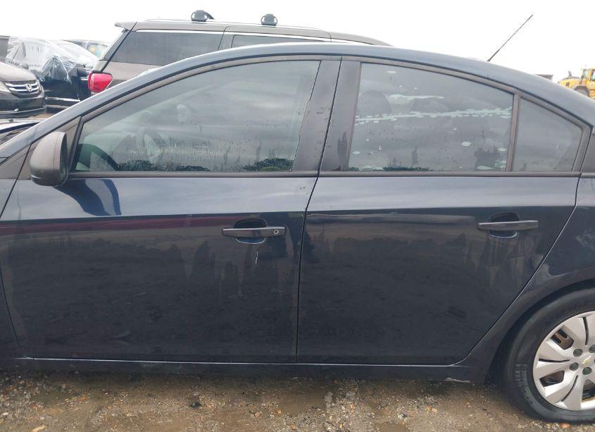 Photo 14 of 2015 Chevrolet Cruze LS AUTO (VIN 1G1PA5SH2F7271114)