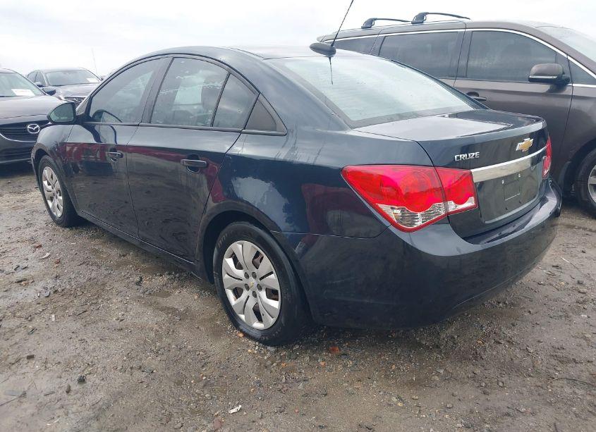 Photo 3 of 2015 Chevrolet Cruze LS AUTO (VIN 1G1PA5SH2F7271114)