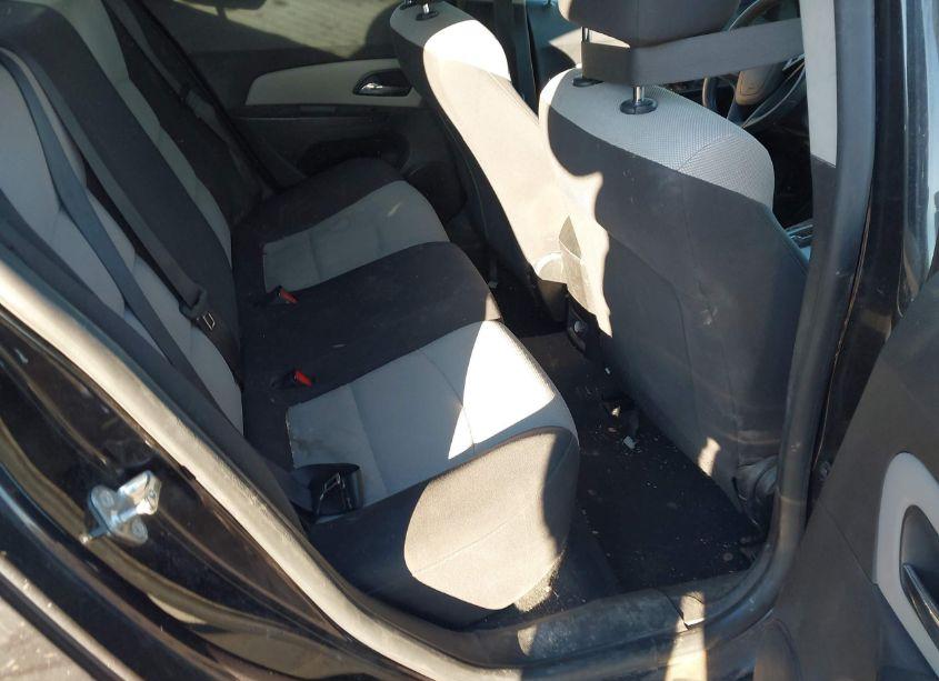 Photo 8 of 2015 Chevrolet Cruze LS AUTO (VIN 1G1PA5SH2F7271680)