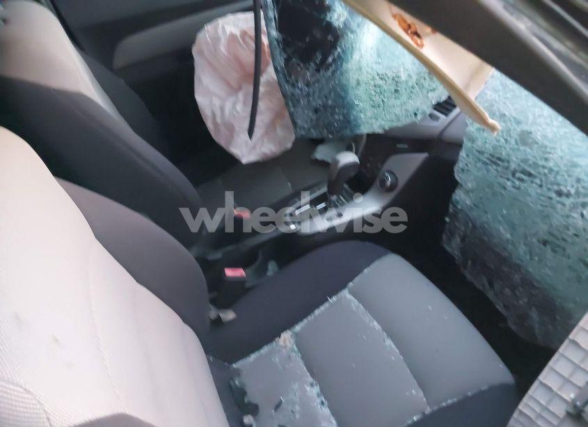 Photo 5 of 2013 Chevrolet Cruze LS AUTO (VIN 1G1PA5SH3D7109876)