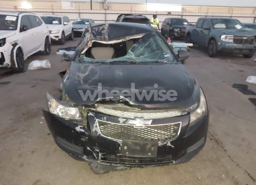 Photo 6 of 2013 Chevrolet Cruze LS AUTO (VIN 1G1PA5SH3D7109876)