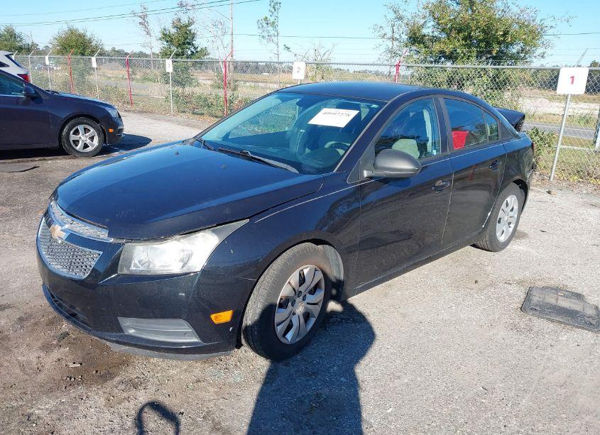 Photo 2 of 2013 Chevrolet Cruze LS AUTO (VIN 1G1PA5SH3D7110865)
