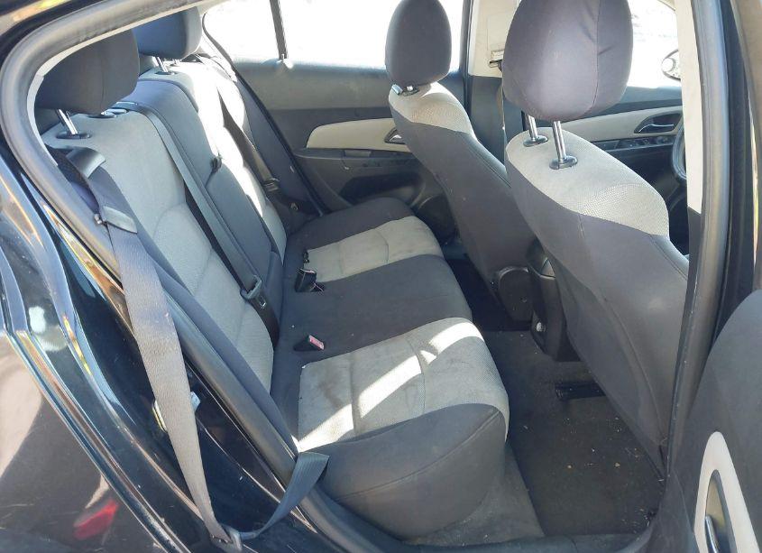 Photo 8 of 2013 Chevrolet Cruze LS AUTO (VIN 1G1PA5SH3D7110865)