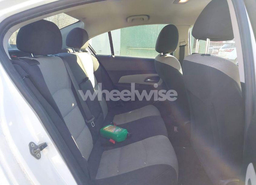 Photo 8 of 2013 Chevrolet Cruze LS AUTO (VIN 1G1PA5SH3D7117508)