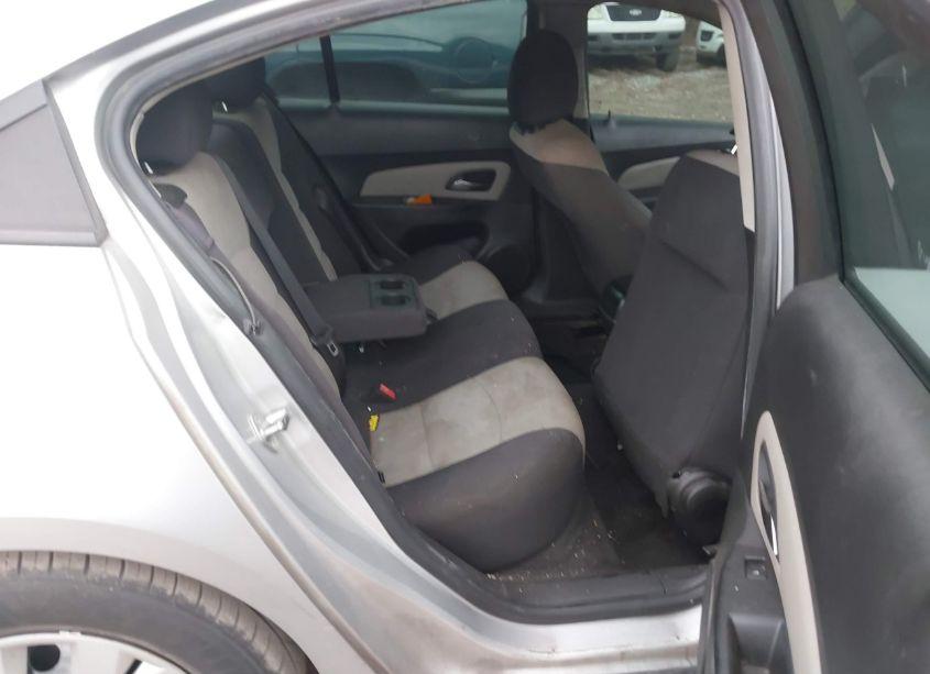 Photo 8 of 2013 Chevrolet Cruze LS AUTO (VIN 1G1PA5SH3D7124569)