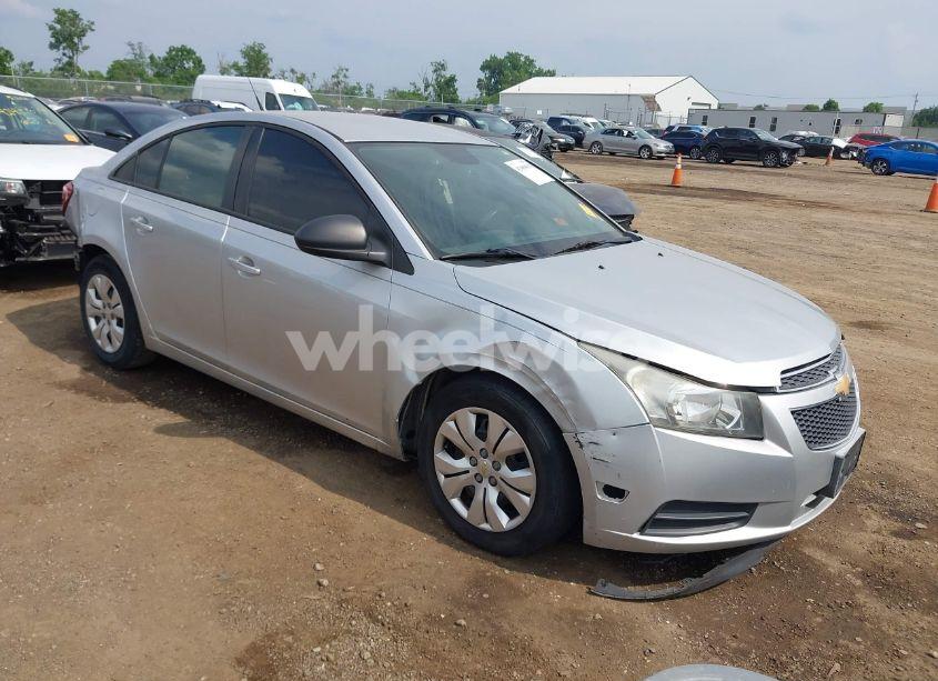 2013 Chevrolet Cruze LS AUTO (VIN 1G1PA5SH3D7215003) main photo