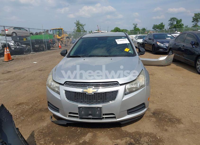 Photo 13 of 2013 Chevrolet Cruze LS AUTO (VIN 1G1PA5SH3D7215003)