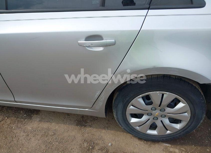 Photo 18 of 2013 Chevrolet Cruze LS AUTO (VIN 1G1PA5SH3D7215003)