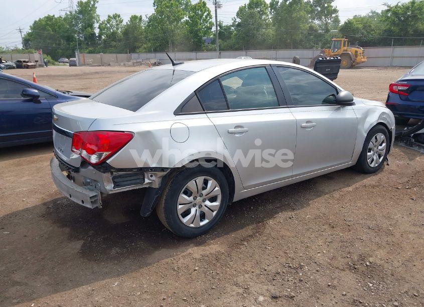 Photo 4 of 2013 Chevrolet Cruze LS AUTO (VIN 1G1PA5SH3D7215003)