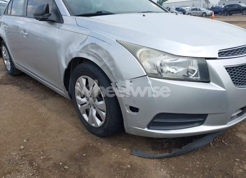 Photo 6 of 2013 Chevrolet Cruze LS AUTO (VIN 1G1PA5SH3D7215003)