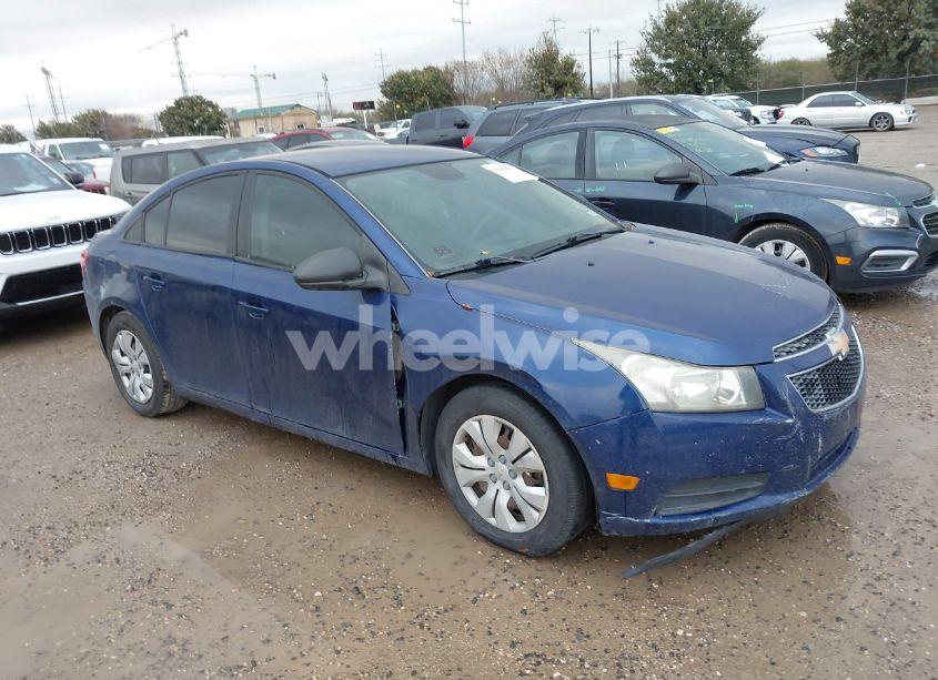 2013 Chevrolet Cruze LS AUTO (VIN 1G1PA5SH3D7235512) main photo