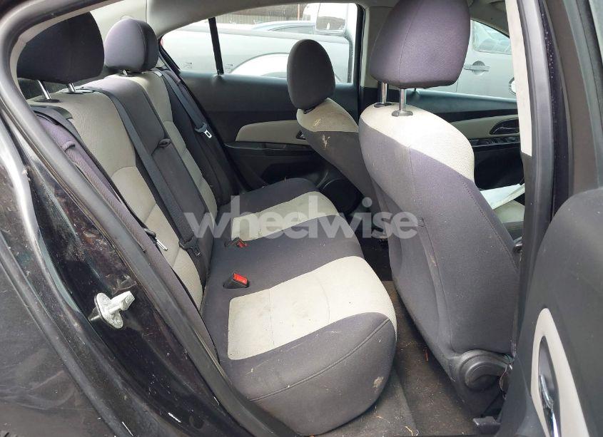 Photo 8 of 2013 Chevrolet Cruze LS AUTO (VIN 1G1PA5SH3D7286640)