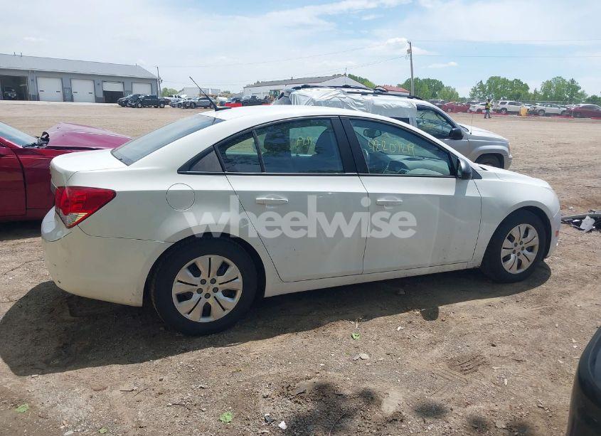 Photo 13 of 2013 Chevrolet Cruze LS AUTO (VIN 1G1PA5SH3D7324528)